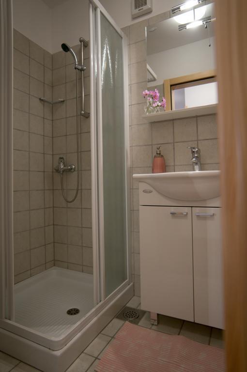 Apartmaji In Sobe Marija Jera Štanjel Quarto foto