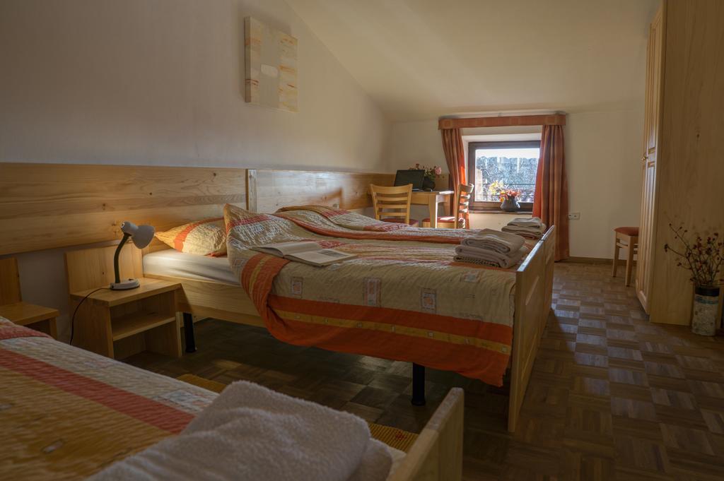 Apartmaji In Sobe Marija Jera Štanjel Quarto foto