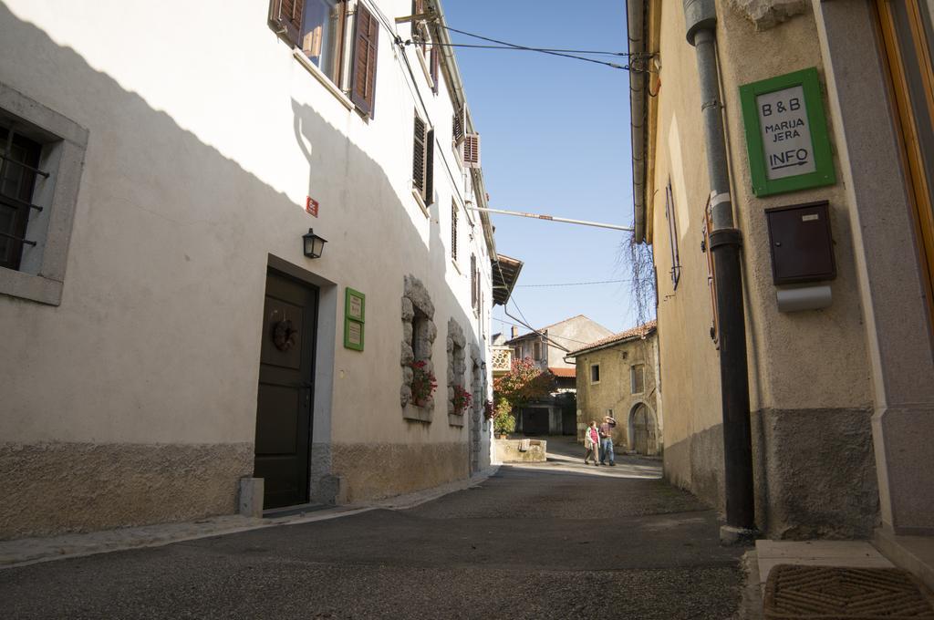 Apartmaji In Sobe Marija Jera Štanjel Exterior foto